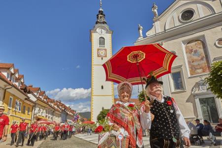 Vabljeni k ogledu tradicionalne povorke narodnih noš (5)